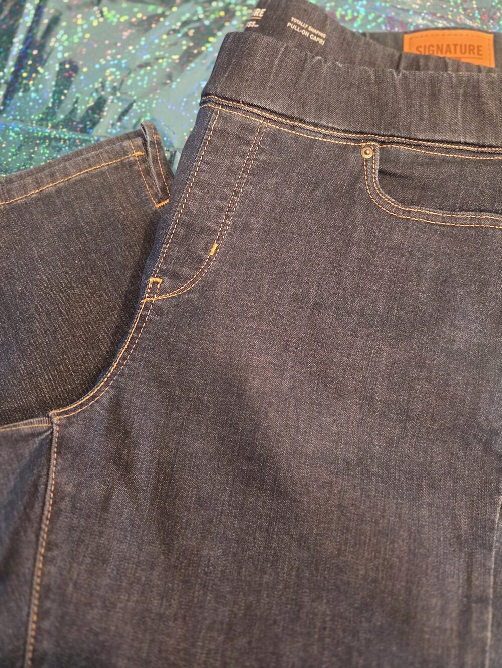 Levi's Signature Gold Men's Dark Blue Pull-On Capri Jeans